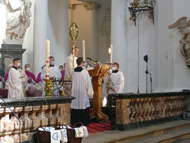 Diakonenweihe im Fuldaer Dom (Foto: Karl-Franz Thiede)